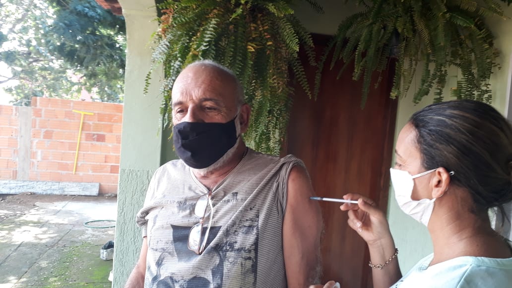 Vereador Cícero Liga Liga é vacinado contra o Covid-19